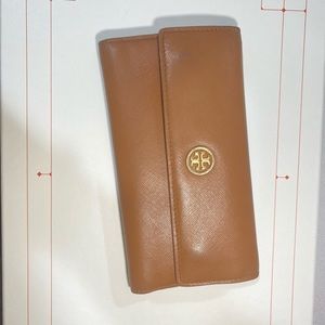 Tory Burch wallett